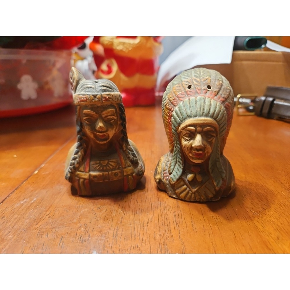 Vintage Native American Salt & Pepper Shakers / Japan.‎ (550)